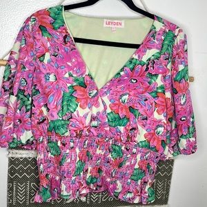 Leyden pink floral smocked floral top L